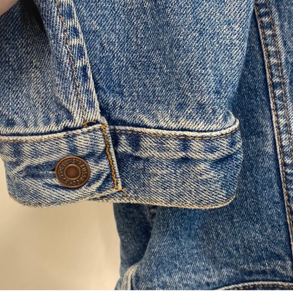 Levi’s Denim Jacket - Picture 4 of 4